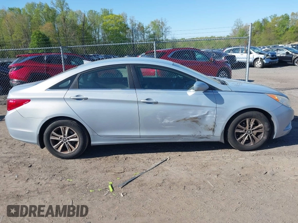 2013 Hyundai Sonata GLS with VIN 5NPEB4ACXDH509425, listed as a IAAI auction lot 42052986 with 143,712 mi miles and . Bid and sale history available at carsss.com. Image 6.