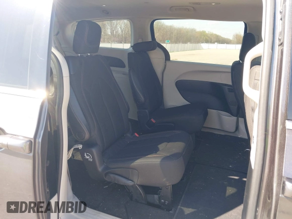 2017 Chrysler Pacifica Touring with VIN 2C4RC1DG0HR587782, listed as a IAAI auction lot 41954896 with 122,130 mi miles and . Bid and sale history available at DreamBid. Image 8.