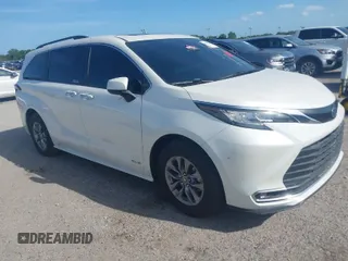 2021 Toyota Sienna XLE with VIN 5TDYRKEC0MS002020, listed as a IAAI auction lot 41952525 with 345,978 mi miles. Bid and sale history available at carsss.com. Image 1.