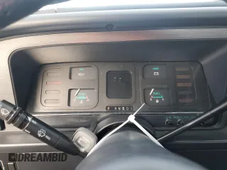 1987 Ford Thunderbird with VIN 1FABP6034HH188123, listed as a Copart auction lot 45752805 with 0 mi miles and Salvage Title. Bid and sale history available at carsss.com. Image 9.