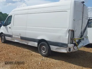 2021 Mercedes-Benz Sprinter Cargo with VIN W1Y4ECHY0MT073349, listed as a IAAI auction lot 39699453 with 136,101 mi miles and . Bid and sale history available at carsss.com. Image 6.