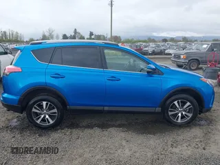 2018 Toyota RAV4 XLE with VIN 2T3RFREV0JW722354, listed as a IAAI auction lot 41974466 with 65,013 mi miles. Bid and sale history available at carsss.com. Image 14.