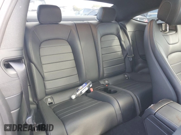 2019 Mercedes-Benz C 300 z VIN WDDWJ8EB3KF925510, wystawiony jako Copart lot #54577375 z przebiegiem 80 366 mil mil oraz Szkoda całkowita • Salvage title. Historia ofert i sprzedaży dostępna na DreamBid. Obrazek 10.