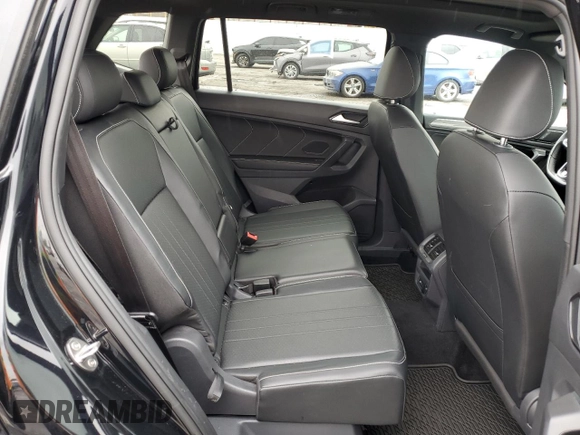 2023 Volkswagen Tiguan SE R-Line Black z VIN 3VVCB7AXXPM033818, wystawiony jako Copart lot #48759425 z przebiegiem 24 260 mil mil oraz Szkoda całkowita • Salvage title. Historia ofert i sprzedaży dostępna na DreamBid. Obrazek 11.
