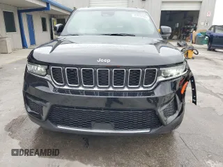 2025 Jeep Grand Cherokee Laredo with VIN 1C4RJHAG1SC278728, listed as a Copart auction lot 45920395 with 3,850 mi miles and Salvage Title. Bid and sale history available at DreamBid. Image 5.