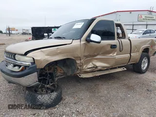 2000 Chevrolet Silverado 1500 LS with VIN 2GCEK19T3Y1308251, listed as a IAAI auction lot 40804829 with 407,782 mi miles. Bid and sale history available at carsss.com. Image 6.