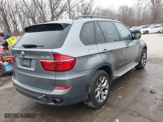 2011 BMW X5 35i with VIN 5UXZV4C52BL407776, listed as a IAAI auction lot 41538832 with 108,546 mi miles. Bid and sale history available at carsss.com. Image 4.