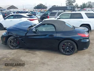2022 BMW Z4 sDriveM40i with VIN WBAHF9C08NWX88691, listed as a IAAI auction lot 40983519 with 11,108 mi miles. Bid and sale history available at carsss.com. Image 14.
