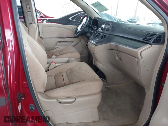 2005 Honda Odyssey EX with VIN 5FNRL38485B411954, listed as a IAAI auction lot 42039034 with 220,966 mi miles. Bid and sale history available at carsss.com. Image 5.