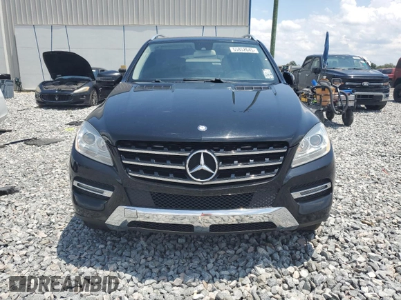 2013 Mercedes-Benz M 350 z VIN 4JGDA5JB3DA161174, wystawiony jako Copart lot #55852645 z przebiegiem 140 772 mil mil oraz Czysty tytuł • Clean title. Historia ofert i sprzedaży dostępna na DreamBid. Obrazek 5.