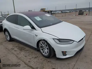 2020 Tesla Model X Long Range with VIN 5YJXCDE2XLF284847, listed as a IAAI auction lot 41595151 with 29,466 mi miles. Bid and sale history available at carsss.com. Image 1.