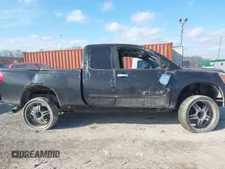2005 Nissan Titan SE с VIN 1N6AA06B05N502007, выставлен на аукционе IAAI как лот 41374584 с пробегом Не указан миль и . История ставок и продаж доступна на DreamBid. Изображение 13.