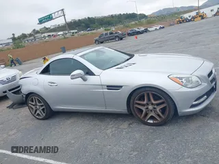 2016 Mercedes-Benz SLK 300 z VIN WDDPK3JA6GF120786, wystawiony jako IAAI lot #42194863 z przebiegiem 114 125 mil mil oraz . Historia ofert i sprzedaży dostępna na DreamBid. Obrazek 13.