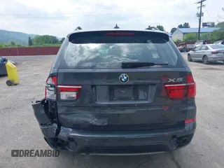 2013 BMW X5 xDrive35i z VIN 5UXZV4C50D0B01294, wystawiony jako IAAI lot #42280518 z przebiegiem 91 804 mil mil oraz . Historia ofert i sprzedaży dostępna na DreamBid. Obrazek 16.