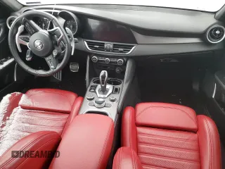 2022 Alfa Romeo Giulia Veloce z VIN ZARFANBN4N7659801, wystawiony jako Copart lot #88712265 z przebiegiem Nie podano mil oraz Czysty tytuł • Clean title. Historia ofert i sprzedaży dostępna na DreamBid. Obrazek 8.