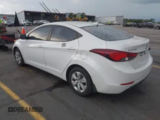 2016 Hyundai Elantra SE z VIN 5NPDH4AE0GH688736, wystawiony jako IAAI lot #42390551 z przebiegiem 225 366 mil mil oraz . Historia ofert i sprzedaży dostępna na DreamBid. Obrazek 3.