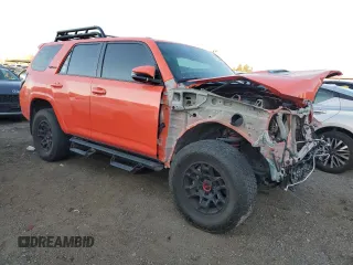 2023 Toyota 4Runner TRD Pro z VIN JTELU5JRXP6142113, wystawiony jako Copart lot #48787545 z przebiegiem 31 379 mil mil oraz Szkoda całkowita • Salvage title. Historia ofert i sprzedaży dostępna na DreamBid. Obrazek 4.