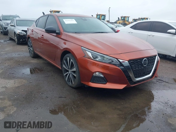 2020 Nissan Altima 2.5 SR with VIN 1N4BL4CVXLC186704, listed as a IAAI auction lot 41905204 with 67,102 mi miles. Bid and sale history available at carsss.com. Image 1.