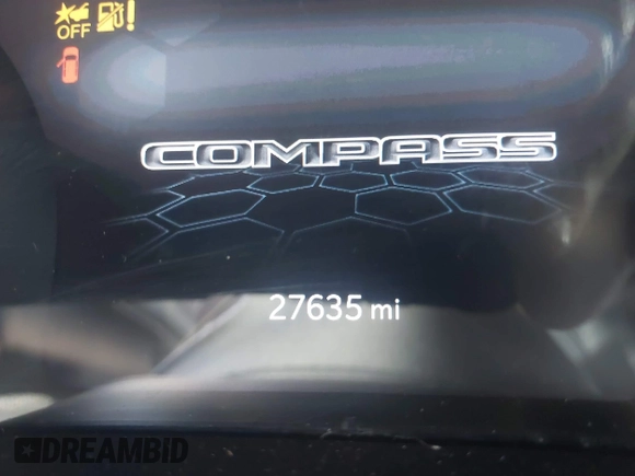 2024 Jeep Compass Latitude with VIN 3C4NJDBN4RT119513, listed as a IAAI auction lot 42153389 with 27,635 mi miles and . Bid and sale history available at carsss.com. Image 7.