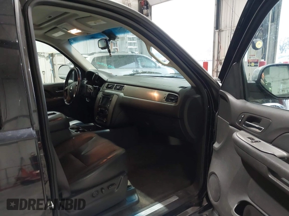 2008 Chevrolet Avalanche 2LT with VIN 3GNFK12328G287891, listed as a IAAI auction lot 41509248 with 233,133 mi miles and . Bid and sale history available at DreamBid. Image 5.