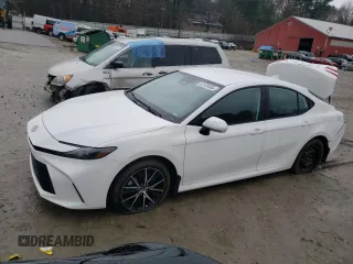 2025 Toyota Camry LE z VIN 4T1DBADK4SU017453, wystawiony jako Copart lot #52183485 z przebiegiem 16 812 mil mil oraz Szkoda całkowita • Salvage title. Historia ofert i sprzedaży dostępna na DreamBid. Obrazek 1.