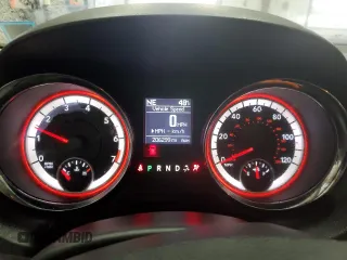 2014 Dodge Grand Caravan SXT with VIN 2C4RDGCG4ER388702, listed as a Copart auction lot 44722665 with 206,299 mi miles and Salvage Title. Bid and sale history available at DreamBid. Image 9.