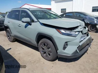 2023 Toyota RAV4 Hybrid XLE Premium z VIN JTMB6RFV8PD116502, wystawiony jako IAAI lot #41888174 z przebiegiem 19 253 mil mil oraz . Historia ofert i sprzedaży dostępna na DreamBid. Obrazek 1.