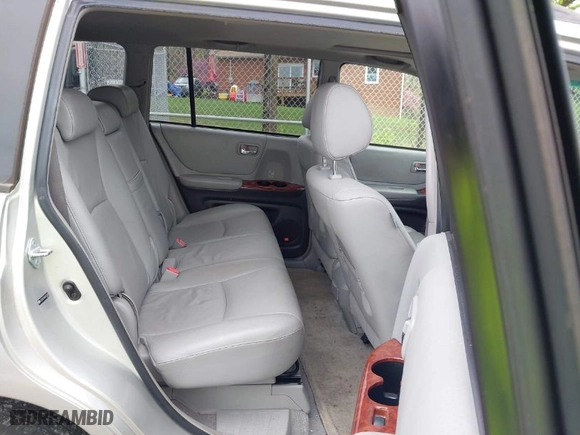 2006 Toyota Highlander Hybrid with VIN JTEEW21A860011629, listed as a IAAI auction lot 41915303 with 194,193 mi miles. Bid and sale history available at carsss.com. Image 8.