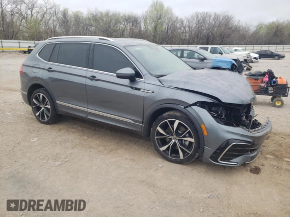 2024 Volkswagen Tiguan SEL R-Line with VIN 3VV4B7AX7RM158394, listed as a Copart auction lot 51044755 with 5,566 mi miles and Salvage title. Bid and sale history available at DreamBid. Image 4.