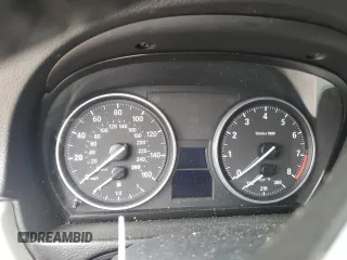 2007 BMW 3 Series 335i z VIN WBAVB73537PA85241, wystawiony jako Copart lot #57477645 z przebiegiem Nie podano mil oraz Czysty tytuł • Clean title. Historia ofert i sprzedaży dostępna na DreamBid. Obrazek 9.