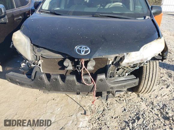 2013 Toyota Sienna LE AAS with VIN 5TDKK3DCXDS287357, listed as a IAAI auction lot 41172499 with 243,950 mi miles and . Bid and sale history available at DreamBid. Image 6.