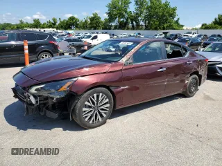2024 Nissan Altima SV with VIN 1N4BL4DVXRN433747, listed as a Copart auction lot 61615215 with 26,051 mi miles and Non repairable. Bid and sale history available at DreamBid. Image 1.