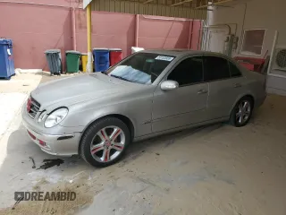 2004 Mercedes-Benz E 500 z VIN WDBUF70J84A532595, wystawiony jako Copart lot #53152655 z przebiegiem 9 695 mil mil oraz Szkoda całkowita • Salvage title. Historia ofert i sprzedaży dostępna na DreamBid. Obrazek 1.