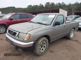 2000 Nissan Frontier XE z VIN 1N6DD21S9YC310558, wystawiony jako IAAI lot #41388581 z przebiegiem Nie podano mil oraz . Historia ofert i sprzedaży dostępna na DreamBid. Obrazek 2.