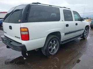 2001 Chevrolet Suburban LS with VIN 3GNEC16T21G209183, listed as a IAAI auction lot 41503236 with 216,462 mi miles. Bid and sale history available at carsss.com. Image 4.