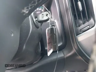 2017 GMC Sierra 1500 SLE z VIN 1GTV2MEC0HZ311932, wystawiony jako IAAI lot #40888769 z przebiegiem 72 676 mil mil oraz . Historia ofert i sprzedaży dostępna na DreamBid. Obrazek 11.