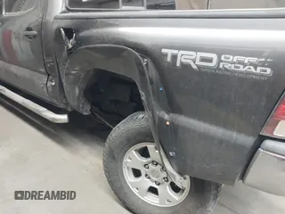 2013 Toyota Tacoma z VIN 3TMLU4EN5DM119775, wystawiony jako IAAI lot #41999062 z przebiegiem 122 757 mil mil oraz . Historia ofert i sprzedaży dostępna na DreamBid. Obrazek 6.
