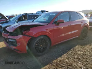 2021 Porsche Cayenne GTS z VIN WP1AG2AY3MDA33541, wystawiony jako Copart lot #79359704 z przebiegiem 16 300 mil mil oraz Szkoda całkowita • Salvage title. Historia ofert i sprzedaży dostępna na DreamBid. Obrazek 1.