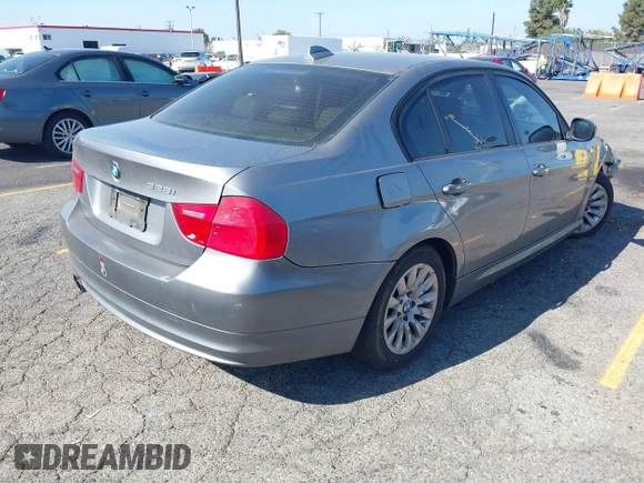 2009 BMW 3 Series 328i z VIN WBAPH57559NL76941, wystawiony jako IAAI lot #42304631 z przebiegiem 118 985 mil mil oraz . Historia ofert i sprzedaży dostępna na DreamBid. Obrazek 4.