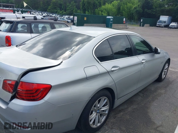 2014 BMW 5 Series 528i xDrive z VIN WBA5A7C51ED619786, wystawiony jako IAAI lot #42699350 z przebiegiem 101 872 mil mil oraz . Historia ofert i sprzedaży dostępna na DreamBid. Obrazek 13.