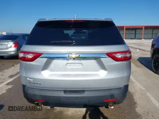 2018 Chevrolet Traverse LS z VIN 1GNERFKW7JJ145166, wystawiony jako IAAI lot #42161304 z przebiegiem 104 165 mil mil oraz . Historia ofert i sprzedaży dostępna na DreamBid. Obrazek 16.