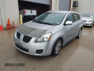 2009 Pontiac Vibe 1SB z VIN 5Y2SP67069Z412302, wystawiony jako IAAI lot #42282155 z przebiegiem 210 288 mil mil oraz . Historia ofert i sprzedaży dostępna na DreamBid. Obrazek 2.