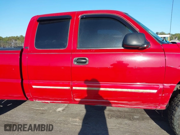 2003 Chevrolet Silverado 1500 with VIN 2GCEK19T631215989, listed as a IAAI auction lot 41633803 with 178,354 mi miles. Bid and sale history available at carsss.com. Image 6.