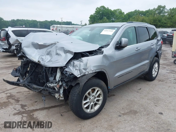 2018 Jeep Grand Cherokee Laredo z VIN 1C4RJFAG0JC129021, wystawiony jako IAAI lot #42413165 z przebiegiem 103 743 mil mil oraz . Historia ofert i sprzedaży dostępna na DreamBid. Obrazek 6.