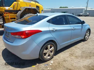 2011 Hyundai Elantra GLS z VIN KMHDH4AE0BU135563, wystawiony jako IAAI lot #42482810 z przebiegiem 158 110 mil mil oraz . Historia ofert i sprzedaży dostępna na DreamBid. Obrazek 4.