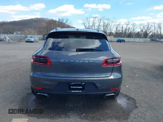 2018 Porsche Macan with VIN WP1AA2A52JLB11042, listed as a IAAI auction lot 41899303 with 86,179 mi miles. Bid and sale history available at carsss.com. Image 17.