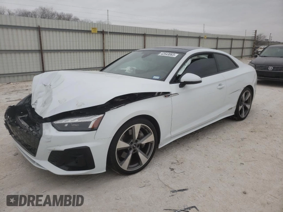 2020 Audi A5 Premium Plus z VIN WAUTNAF52LA001539, wystawiony jako Copart lot #42643063 z przebiegiem Nie podano mil oraz . Historia ofert i sprzedaży dostępna na DreamBid. Obrazek 1.