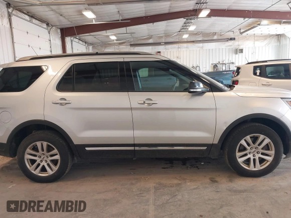 2018 Ford Explorer XLT z VIN 1FM5K8D83JGC40596, wystawiony jako IAAI lot #42263327 z przebiegiem 66 948 mil mil oraz . Historia ofert i sprzedaży dostępna na DreamBid. Obrazek 14.