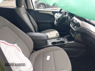 2022 Ford Escape SE with VIN 1FMCU9G64NUB95256, listed as a IAAI auction lot 42010127 with 32,009 mi miles and . Bid and sale history available at DreamBid. Image 5.