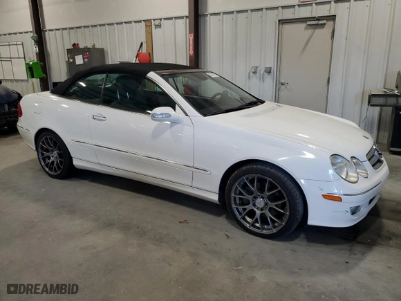 2006 Mercedes-Benz CLK-Class 3.5L with VIN WDBTK56G56T069779, listed as a Copart auction lot 88724425 with 143,802 mi miles and Salvage Title. Bid and sale history available at carsss.com. Image 4.